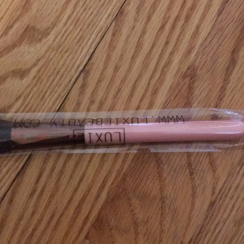 LUXI BEAUTY BRUSH
